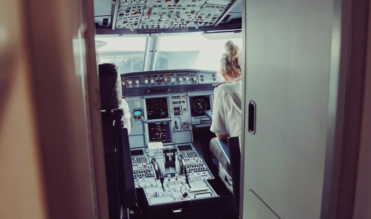 female airline pilot